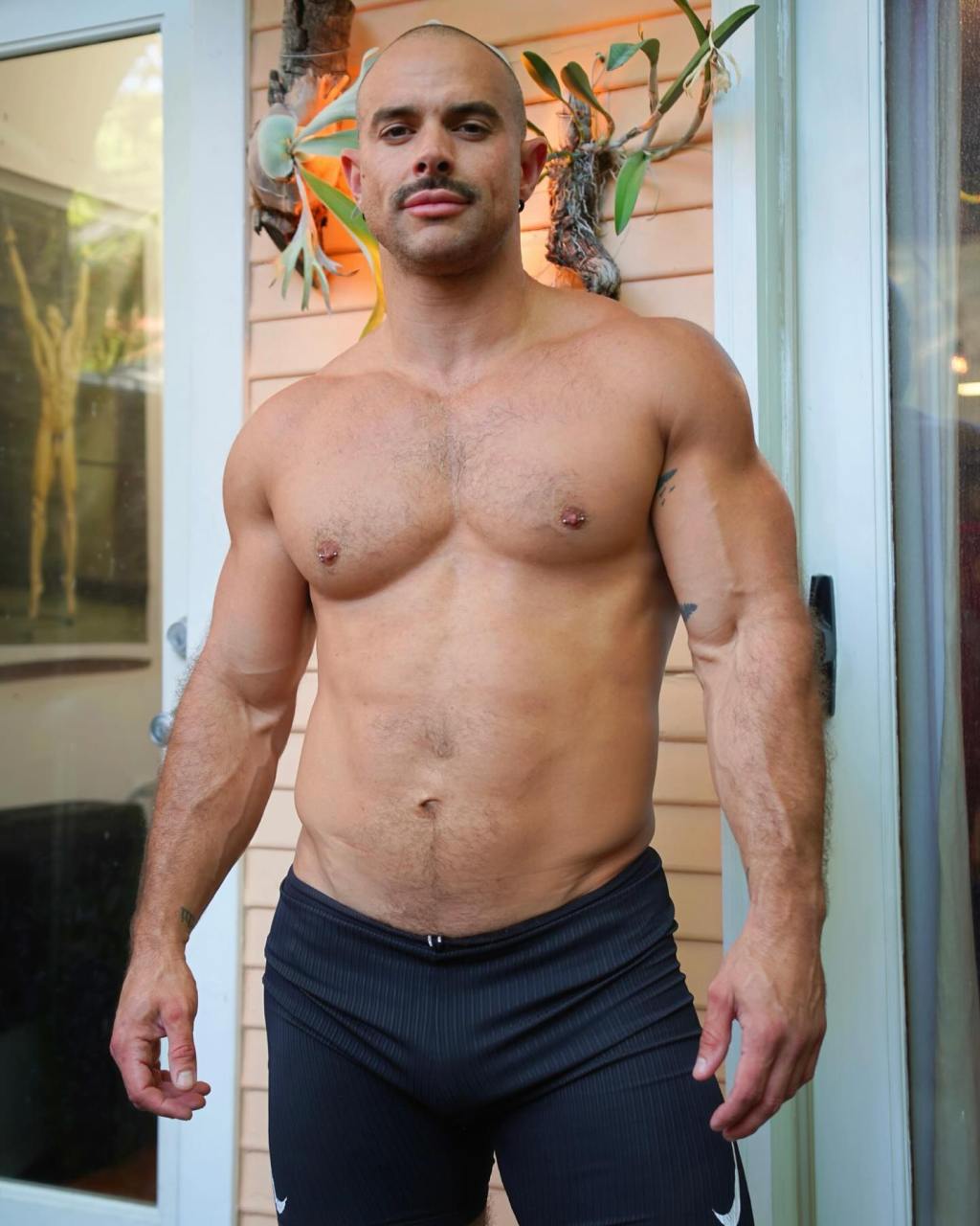 Патрик Макдоналд срещу&nbsp;Bravo